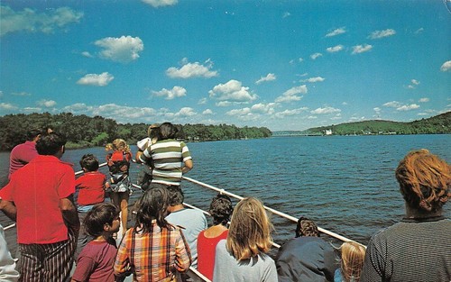 Steam train riverboat valley - steam,