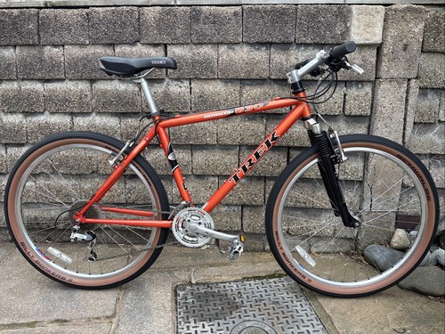 Retro 1990 trek - retro, 1990’s