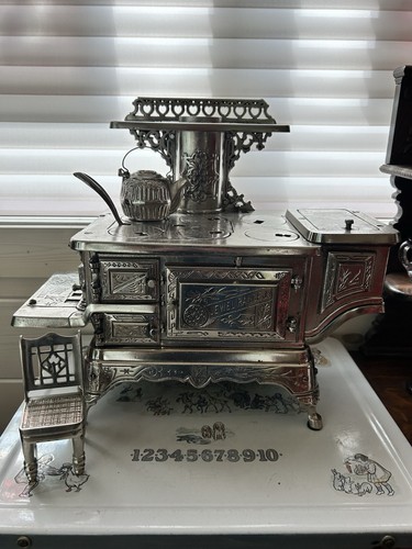 Antique detroit stove - antique,
