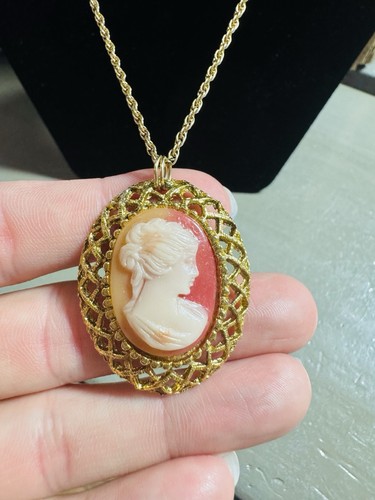 Vintage cameo pendant necklace - vintage,