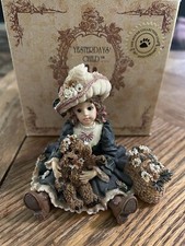 Boyd’s Figurines, 1999 1st Edition Meredith W/ Jacqueline … Daisy Chain W/ Box