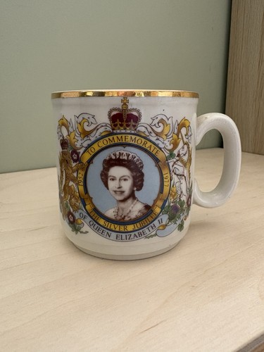 Vintage queen elizabeth - vintage,