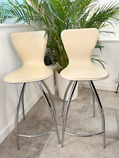 2 UNIQUE RETRO 60s SWIVEL HIGH BAR CHAIRS/STOOLS CHROME & CREAM LEATHER STYLE MI