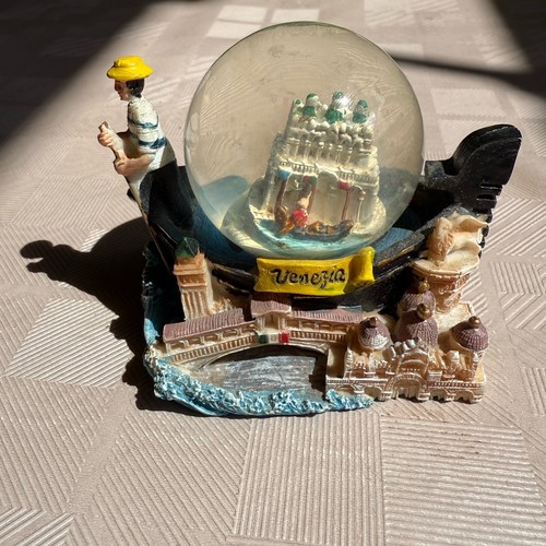 Venice italy souvenir snow - italy,