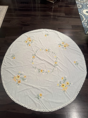Vtg hand embroidered round - vtg, hand-embroidered
