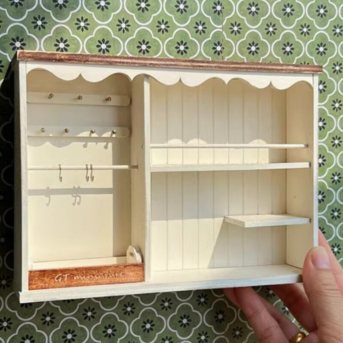 Scale dolls house - 1/6,