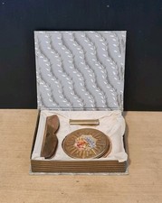 VINTAGE MELISSA POWDER COMPACT