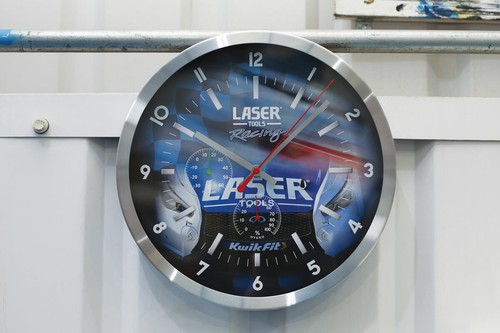 Wall clock racing kwik - -,