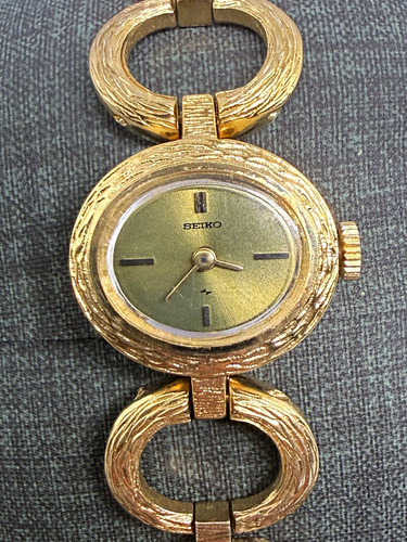 Seiko vintage gold tone quartz - seiko,