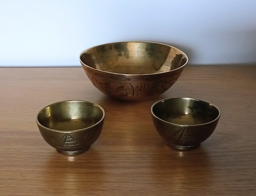 Set vintage brass bowls - of,