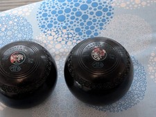 2 X Drakes Pride Professional Lawn Bowls Size 5M Date Stamp BB 08