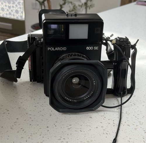 Polaroid 600se camera with - camera,