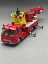 CORGI SIMON SNORKEL BEDFORD FIRE ENGINE V GOOD USED CONDITION WITH FIREMAN