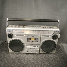 Hitachi TRK-8100W Boombox Cassette Recorder Ghettoblaster FM MW SW Radio Silver