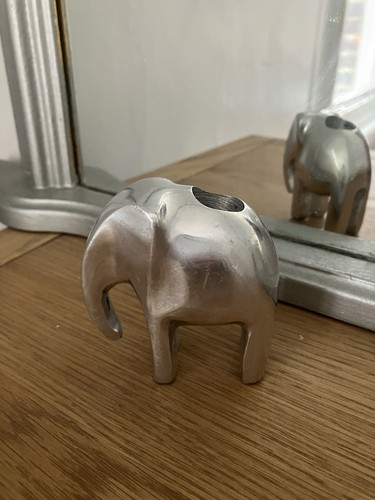 Charming elephant single - elephant,