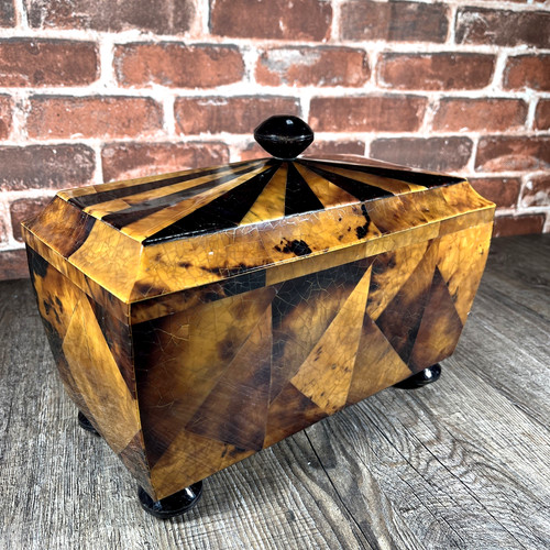 Tavola regency style penshell - style,
