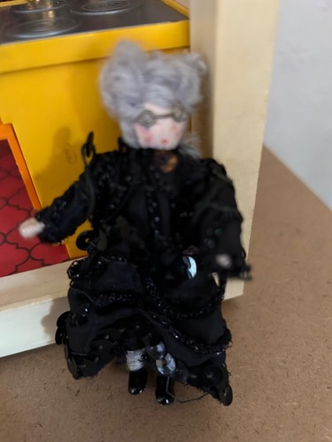 Vintage dolls house grecon - dolls,