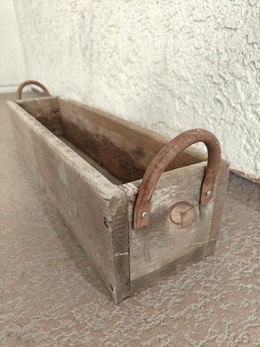 Primitive wooden box - primitive, reclaimed