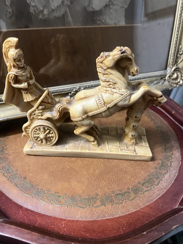 Vintage miniature resin horse - vintage,