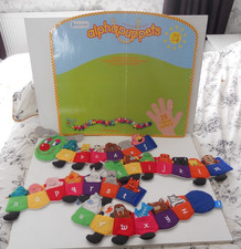 FIESTA CRAFTS  ALPHAPUPPETS