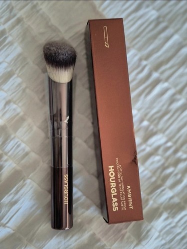 Hourglass ambient soft glow - hourglass,