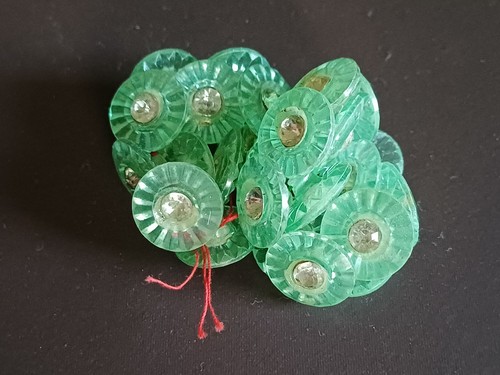 Pretty vintage buttons 26 - vintage,