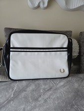 FRED PERRY MESSENGER BAG MENS GENUINE GOOD CONDITION