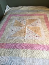 PRELOVED PASTEL SHADES WINDMILL PATCHWORK DURHAM QUILT 80" X 89"   
