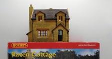 BNIB Hornby Skaledale R8501 'Raven Cottage'. 