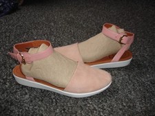 Superb Ladies FITFLOP Cova
