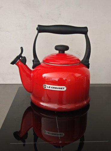 Creuset stove top kettle - le,