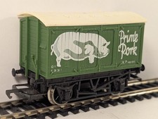 Hornby OO Gauge Prime Pork