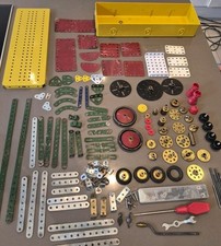 Vintage Meccano Bundle In