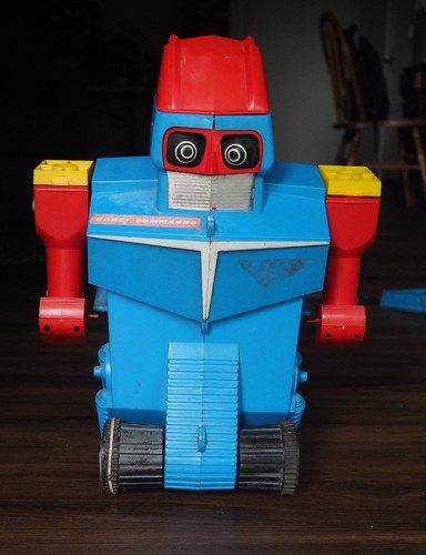 Robot commando vintage toy - commando,