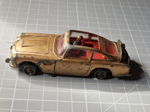 Corgi 261 james bond - corgi, aston