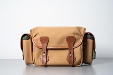 Billingham Leica Combination bag with front pocket and  AV3 side pockets. 