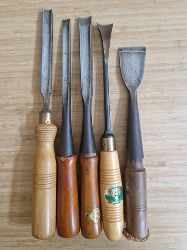 Vintage wood gouge chisel - x,