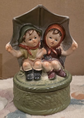 Vintage hummel style ceramic - vintage,