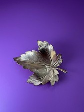 Gold Tone Stylish Solid Leaf Brooch Pin Costume Jewelry Vintage