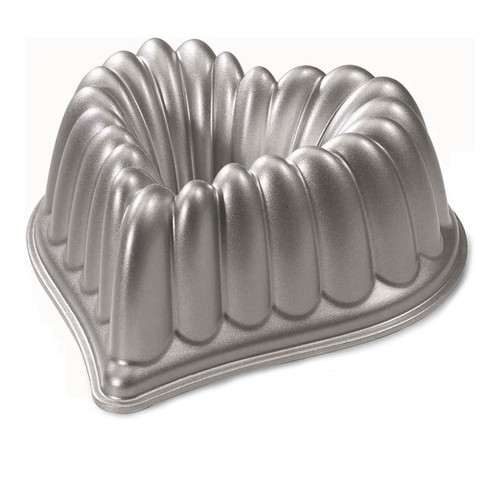 Nordic wear heart bundt cake - nordic,