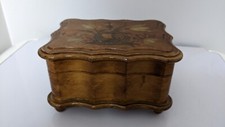 VINTAGE WOODEN MUSICAL BOX