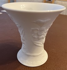 Kaiser..Vase White Floral Fine