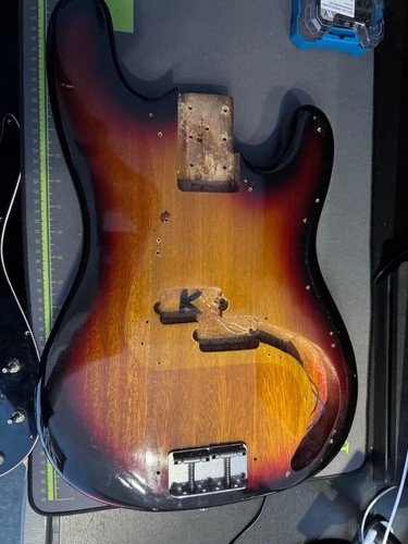 Kay bass body scratch - +,