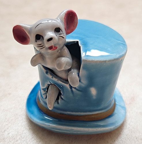 Unmarked ceramic mouse - ceramic,