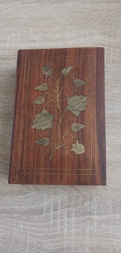 Small wooden red cloth - wooden,