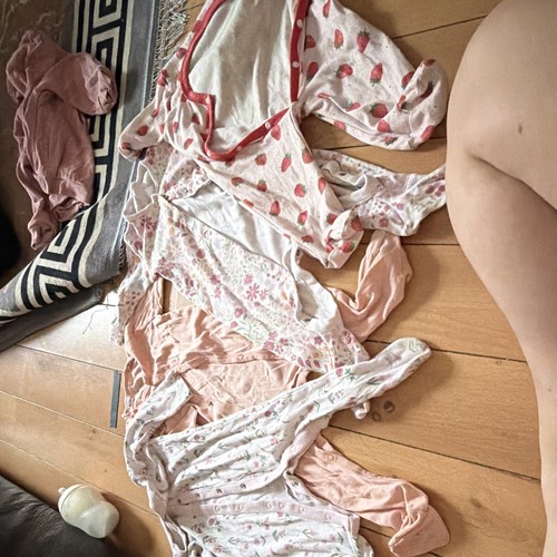 Baby grows months - grows, 6-9