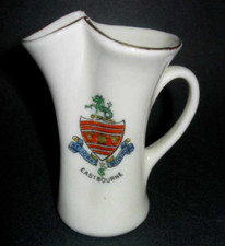 EASTBOURNE ARCADIAN JUG VASE