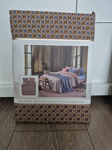 New pip studio - studio, bedding