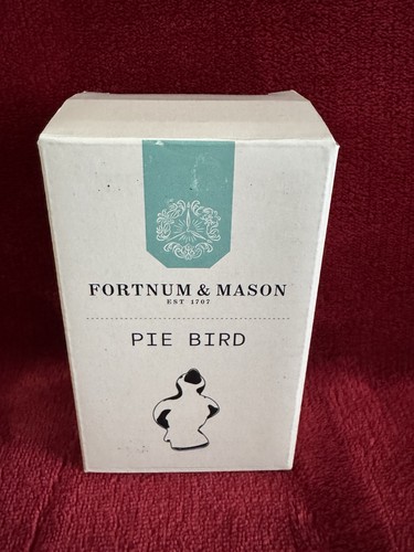 Fortnum and mason pie - pie, bird