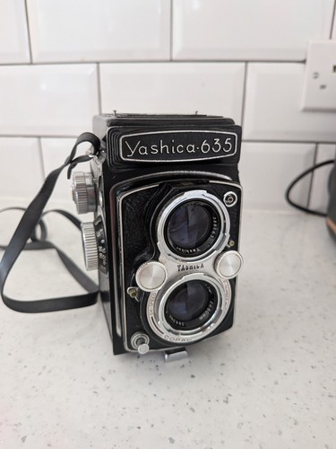 Yashica 635 tlr medium format - tlr,